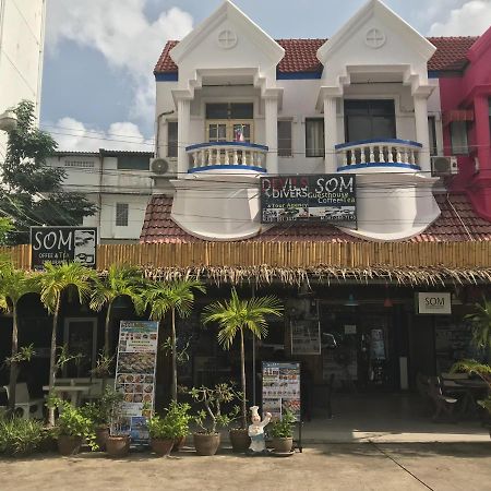 Som Guesthouse Patong Esterno foto
