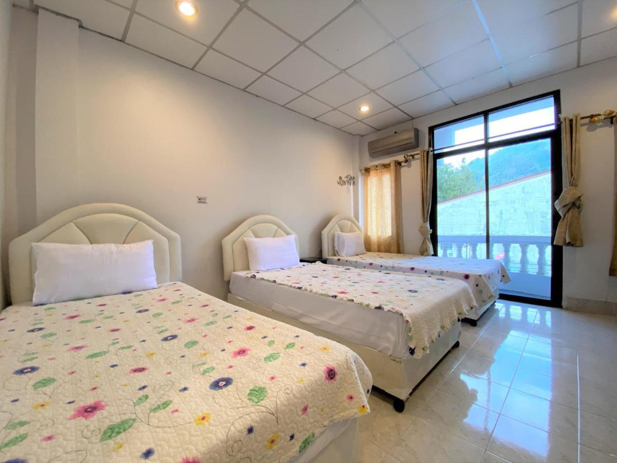 Som Guesthouse Patong Esterno foto