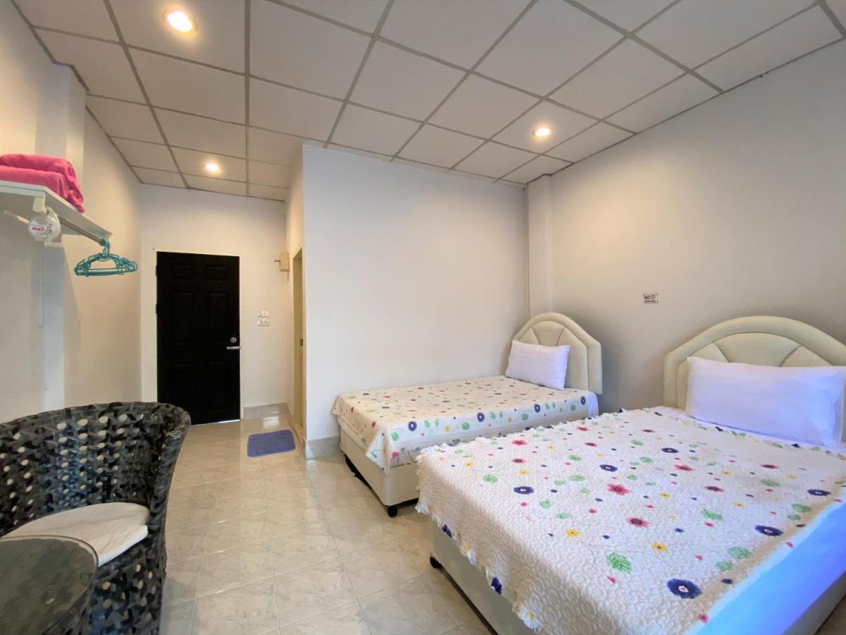 Som Guesthouse Patong Esterno foto