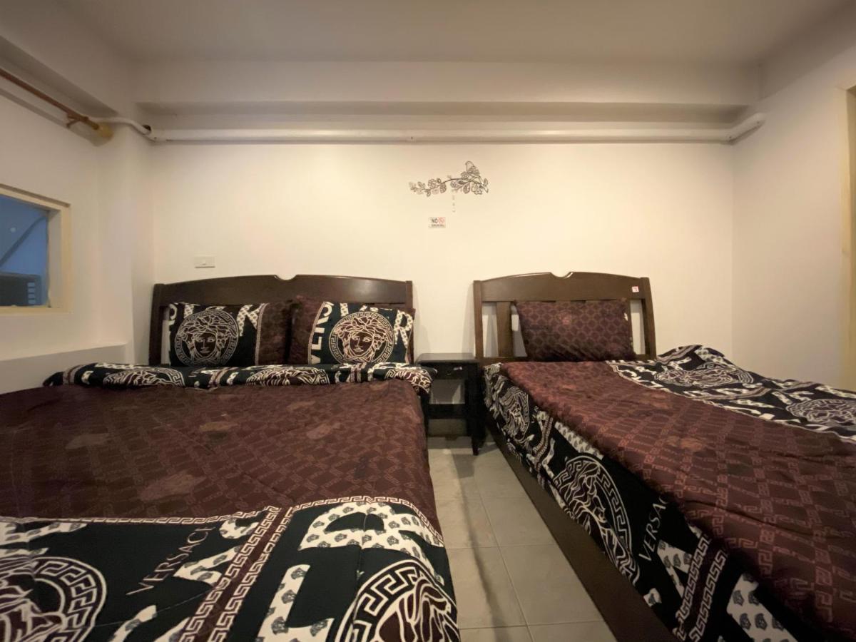 Som Guesthouse Patong Esterno foto
