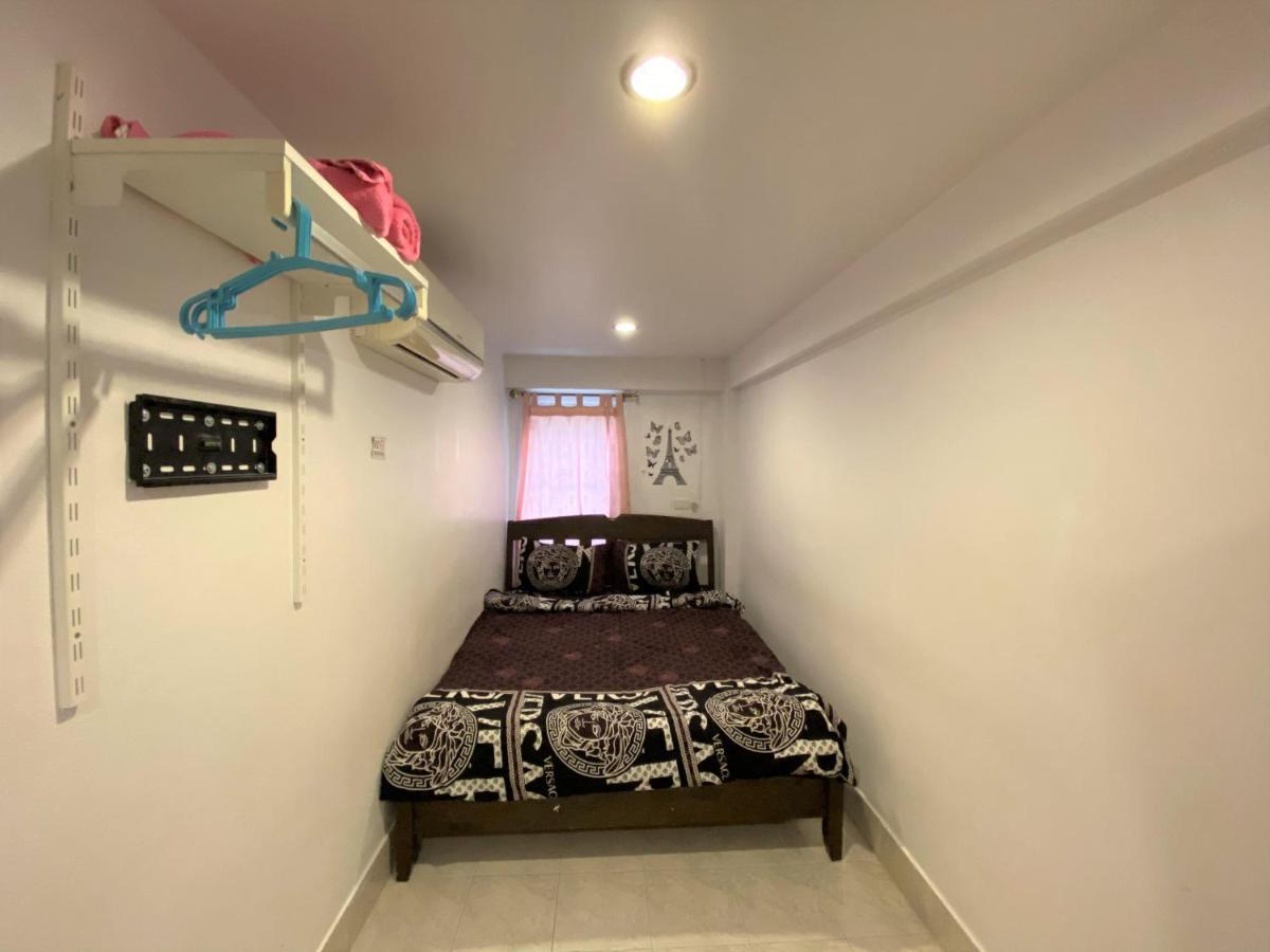 Som Guesthouse Patong Esterno foto