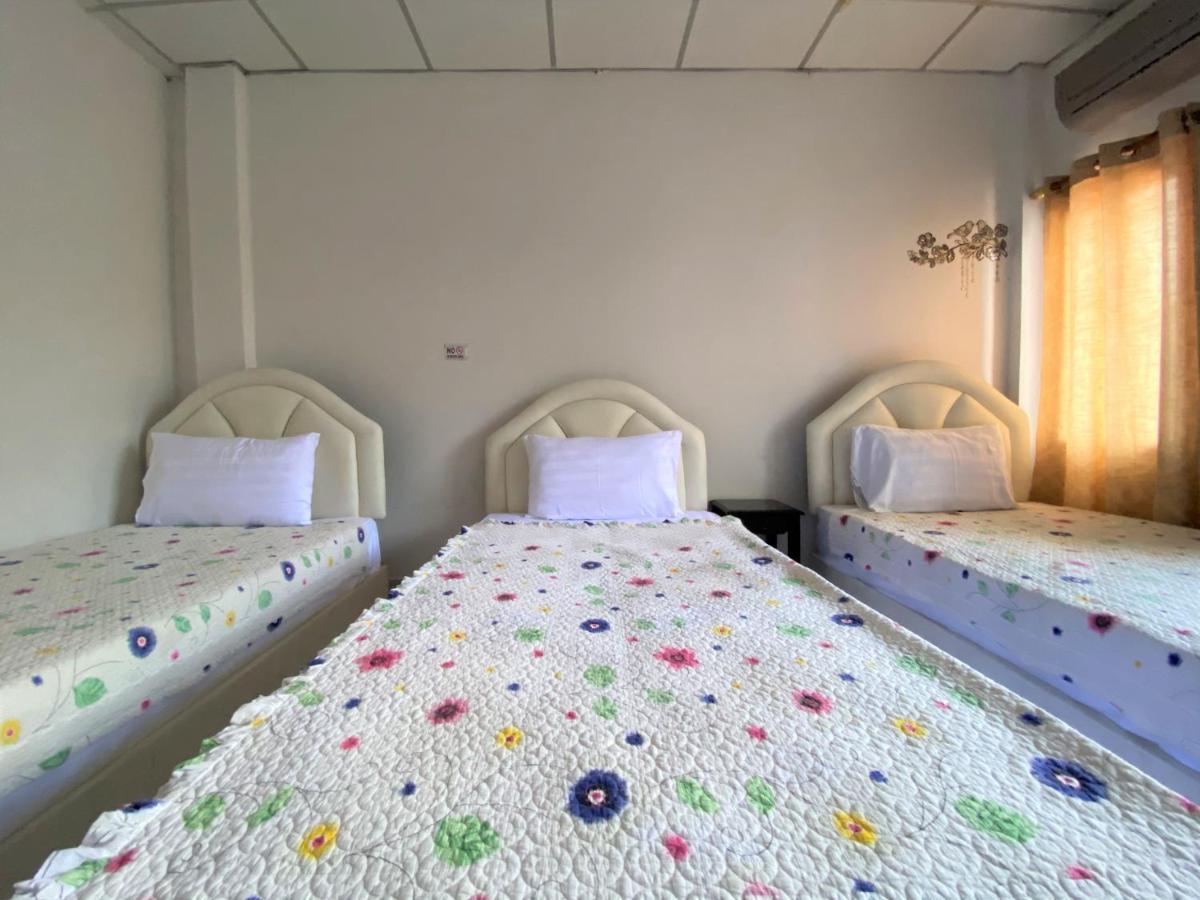 Som Guesthouse Patong Esterno foto